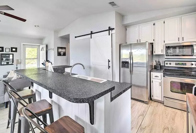 Waterfront Hawthorne Hideaway With Fire Pit!