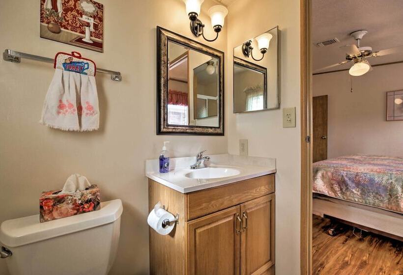 Waterfront Homosassa Home W/ Private Dock & Deck!