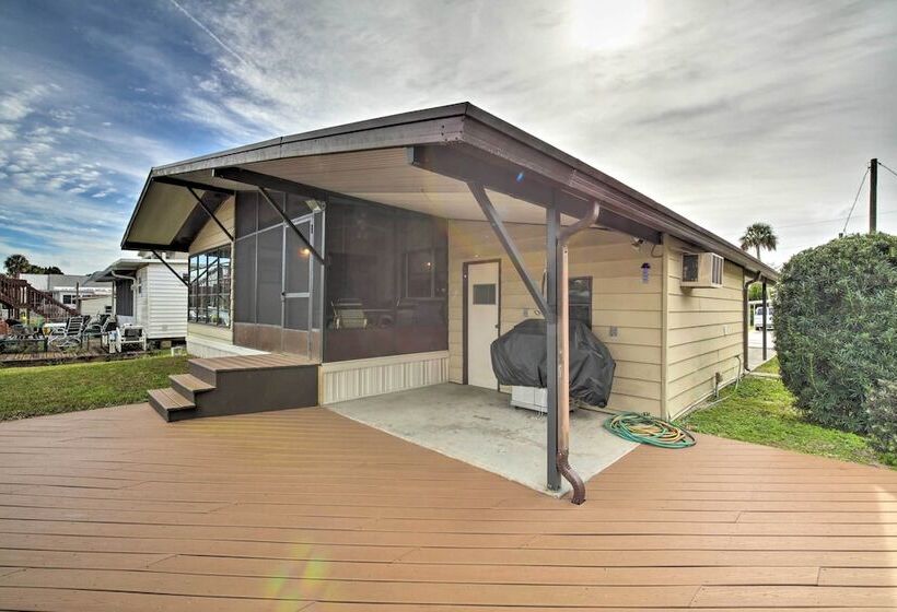 Waterfront Homosassa Home W/ Private Dock & Deck!