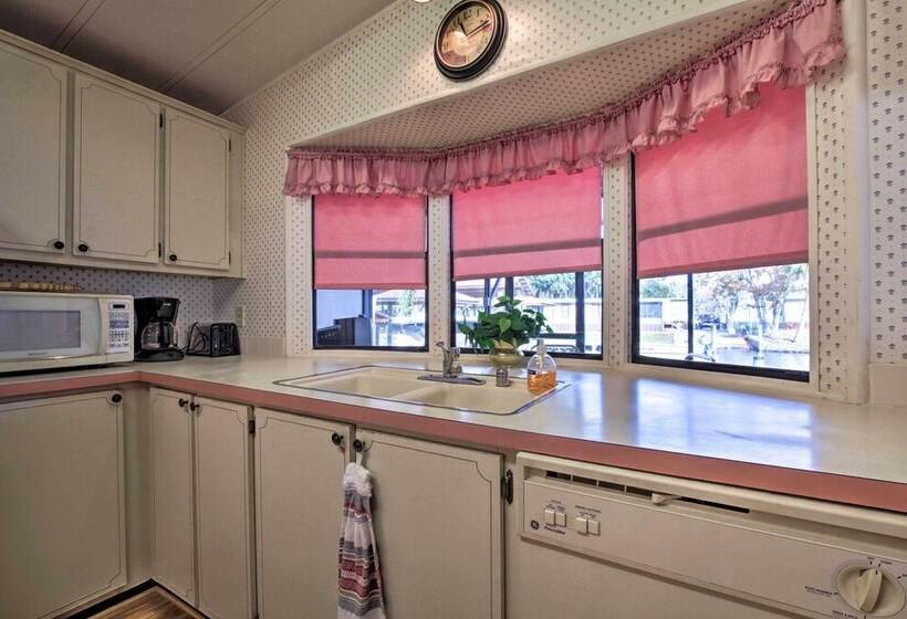 Waterfront Homosassa Home W/ Private Dock & Deck!