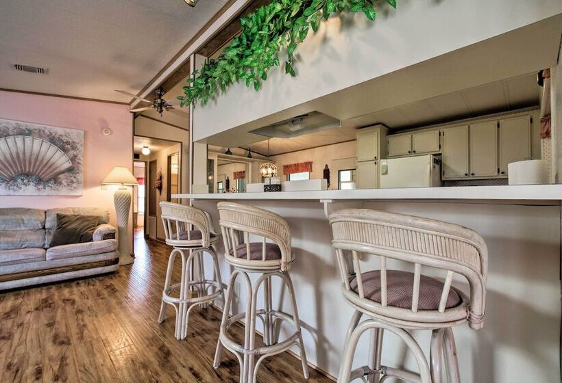 Waterfront Homosassa Home W/ Private Dock & Deck!