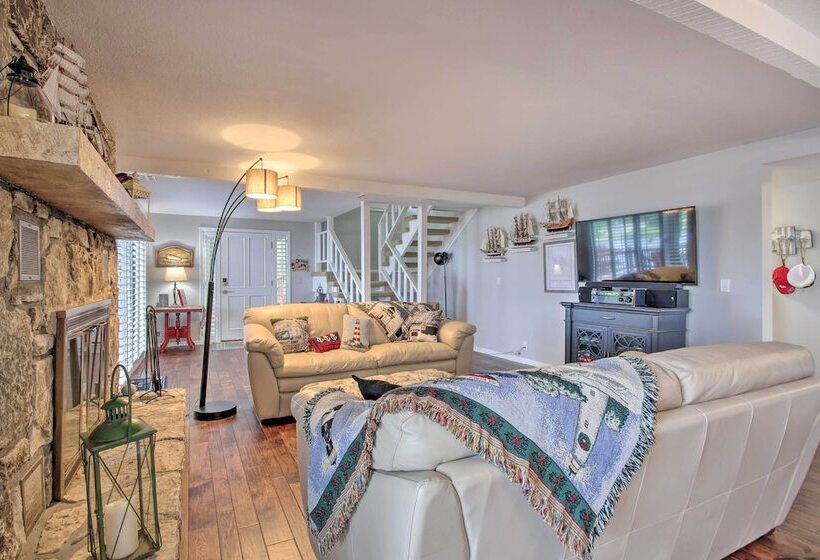 Private Dock: Waterfront Lake Ozark Home!