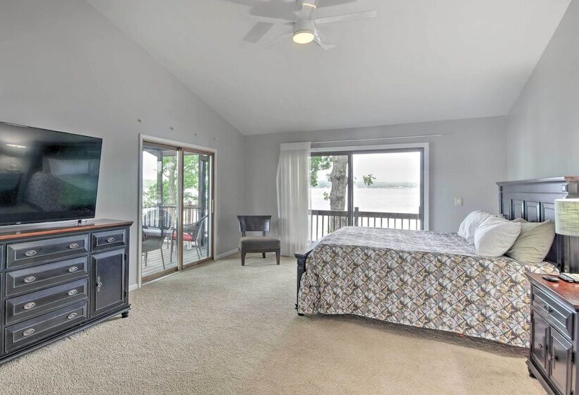 Private Dock: Waterfront Lake Ozark Home!