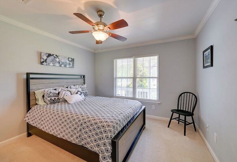 Family Home W/ Pool ~ 11 Mi To Greensboro