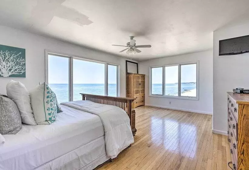 Beachfront Wading River Home W/ Deck & Grill!