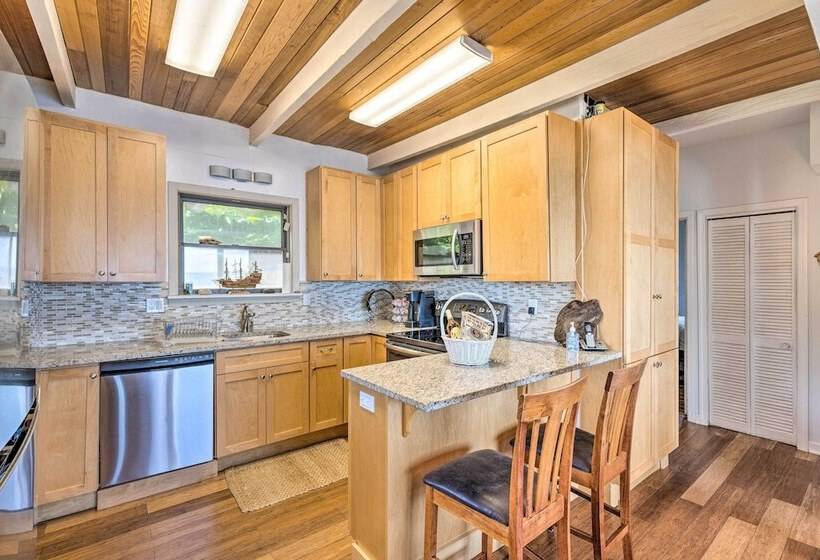 Beachfront Wading River Home W/ Deck & Grill!