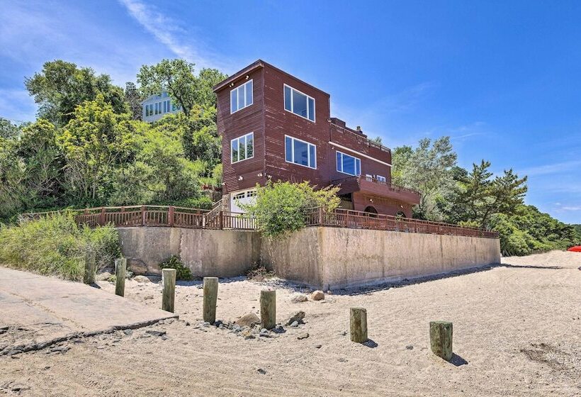 Beachfront Wading River Home W/ Deck & Grill!