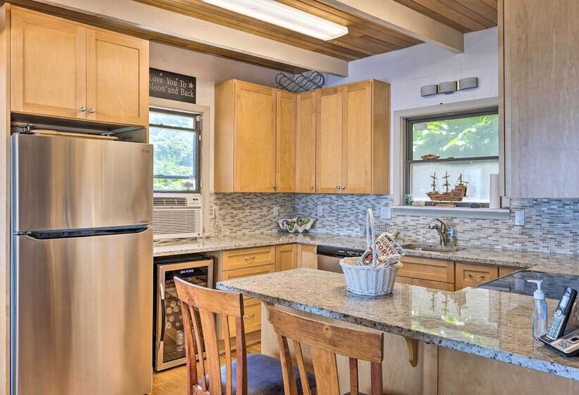 Beachfront Wading River Home W/ Deck & Grill!