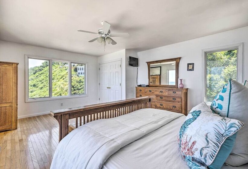 Beachfront Wading River Home W/ Deck & Grill!