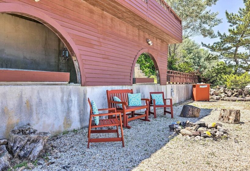 Beachfront Wading River Home W/ Deck & Grill!