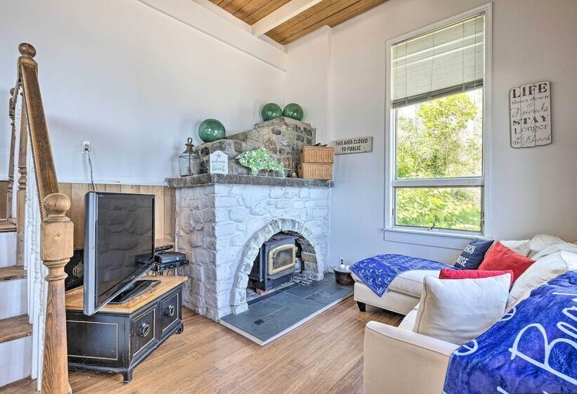 Beachfront Wading River Home W/ Deck & Grill!