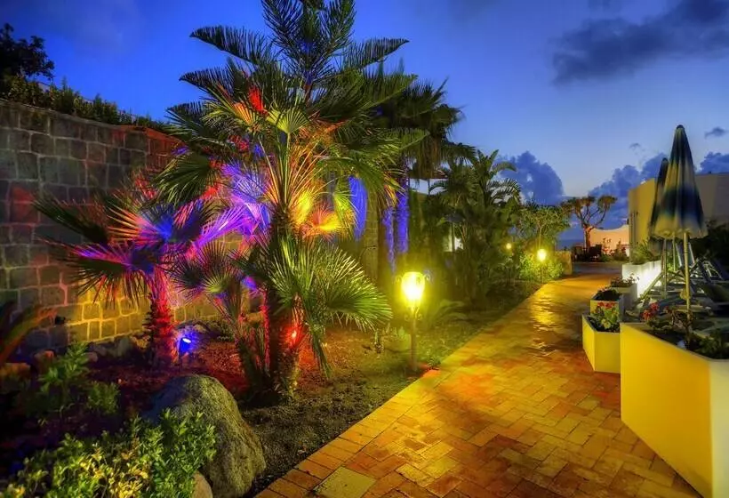 Room In B&b   Ischia With Breathtaking Views, Near Poseidon For Singles
