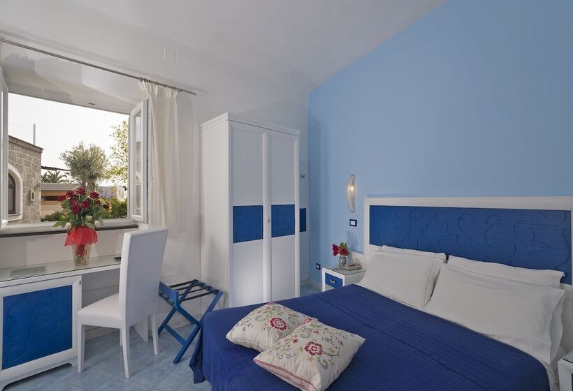 Room In B&b   Ischia With Breathtaking Views, Near Poseidon For Singles