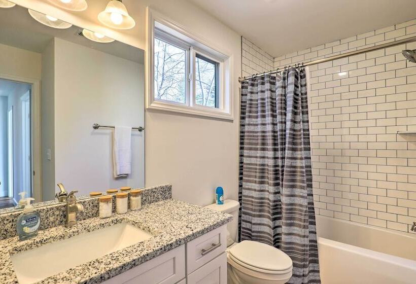 Bright & Inviting Home By Biltmore Village W/ Deck