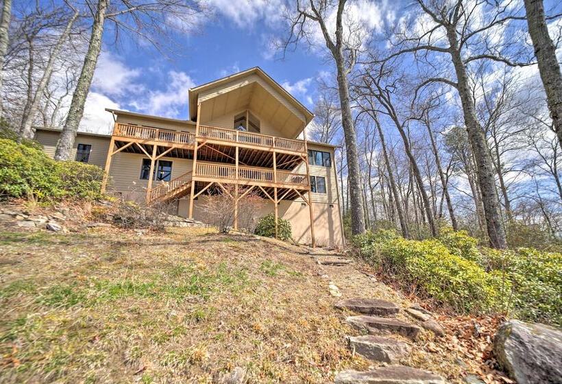 Sapphire Retreat W/ Views, Fire Pit, & Lake Access