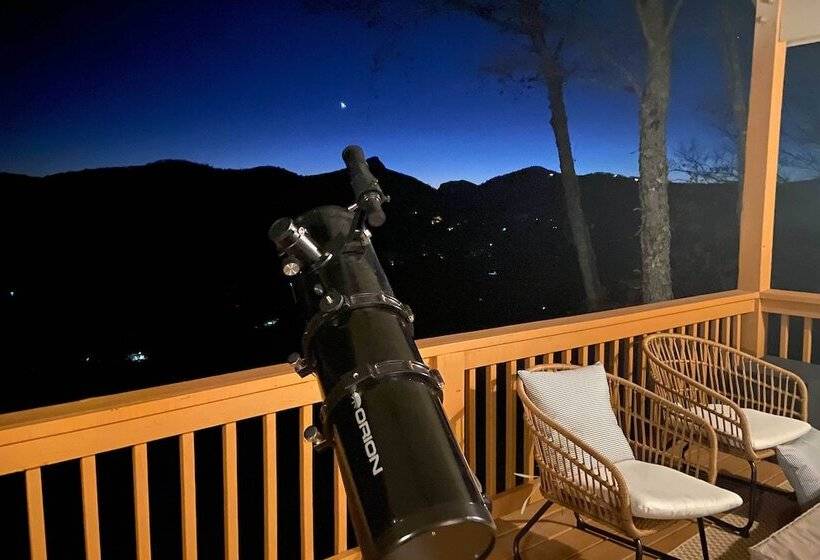 Sapphire Retreat W/ Views, Fire Pit, & Lake Access