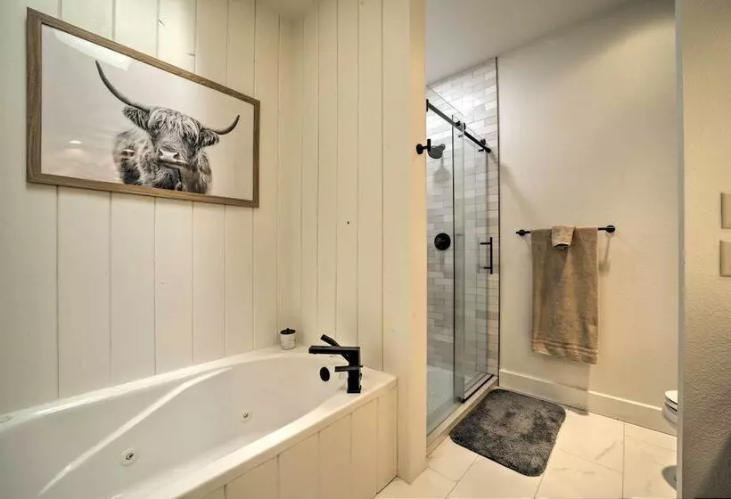 Sapphire Retreat W/ Views, Fire Pit, & Lake Access