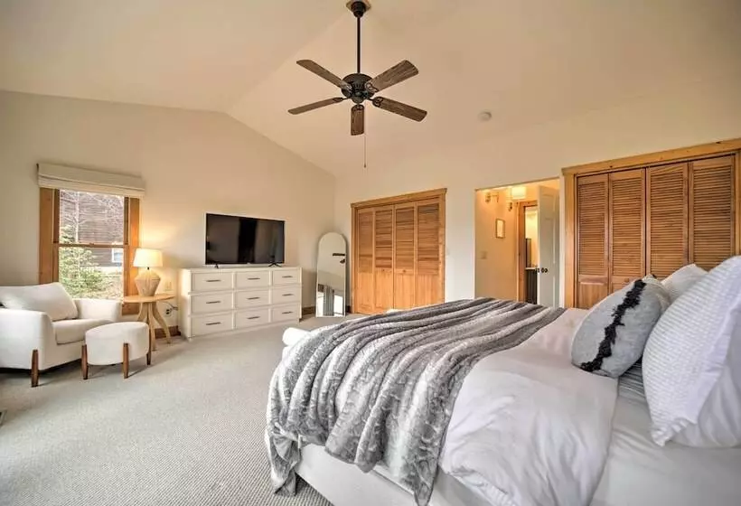 Sapphire Retreat W/ Views, Fire Pit, & Lake Access