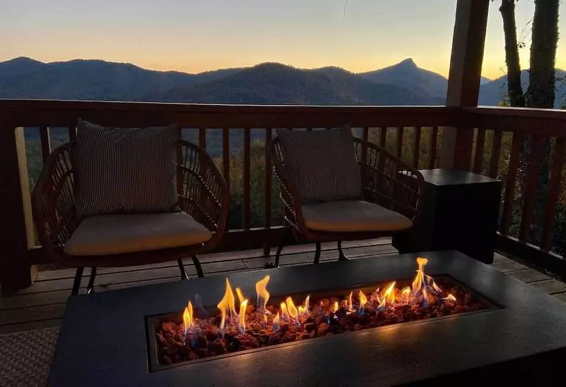 Sapphire Retreat W/ Views, Fire Pit, & Lake Access