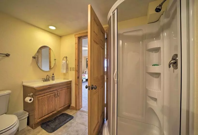 Sapphire Retreat W/ Views, Fire Pit, & Lake Access