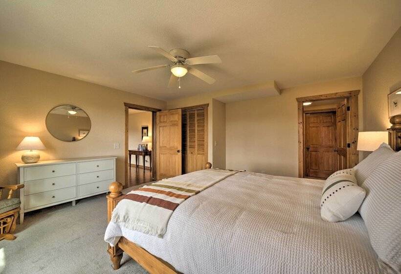 Sapphire Retreat W/ Views, Fire Pit, & Lake Access