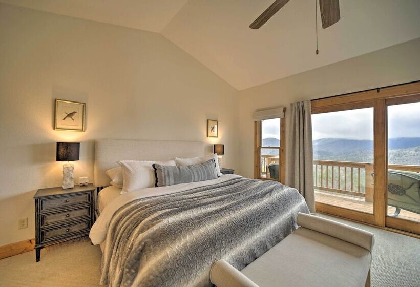 Sapphire Retreat W/ Views, Fire Pit, & Lake Access