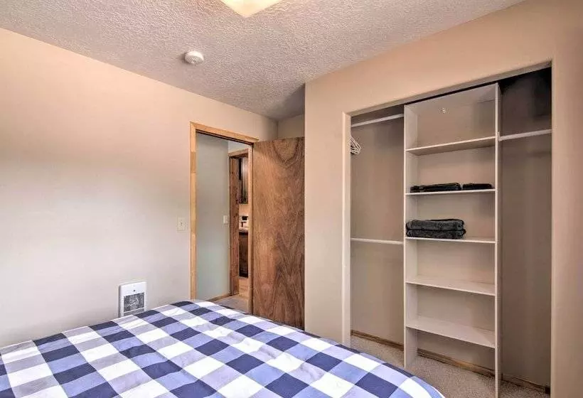 Cabin 6 Mi To Burr Trail, 32 Mi To Escalante!