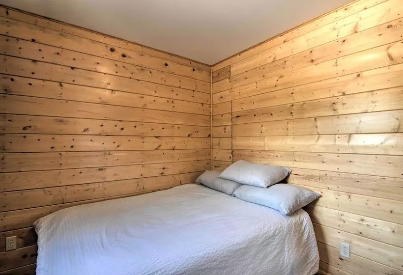 Cabin 6 Mi To Burr Trail, 32 Mi To Escalante!