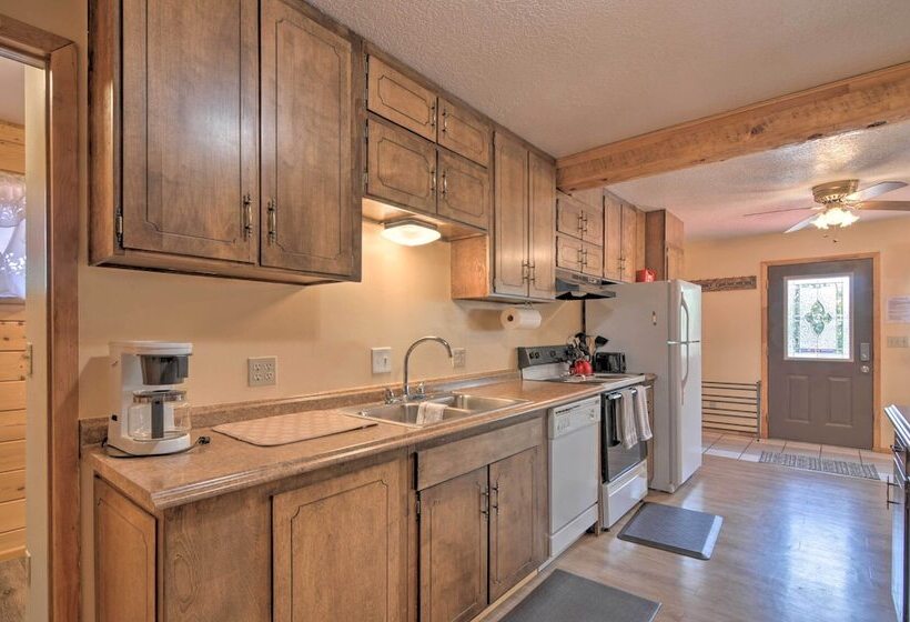 Cabin 6 Mi To Burr Trail, 32 Mi To Escalante!