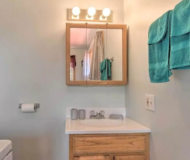 Cabin 6 Mi To Burr Trail, 32 Mi To Escalante!