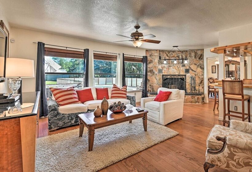 Central Florida Escape On 5 Acres W/ Grill & Pool!