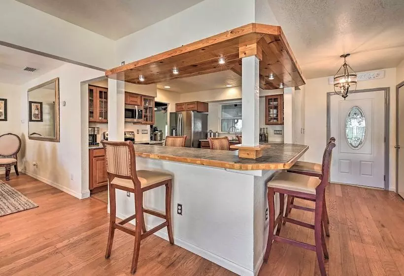 Central Florida Escape On 5 Acres W/ Grill & Pool!