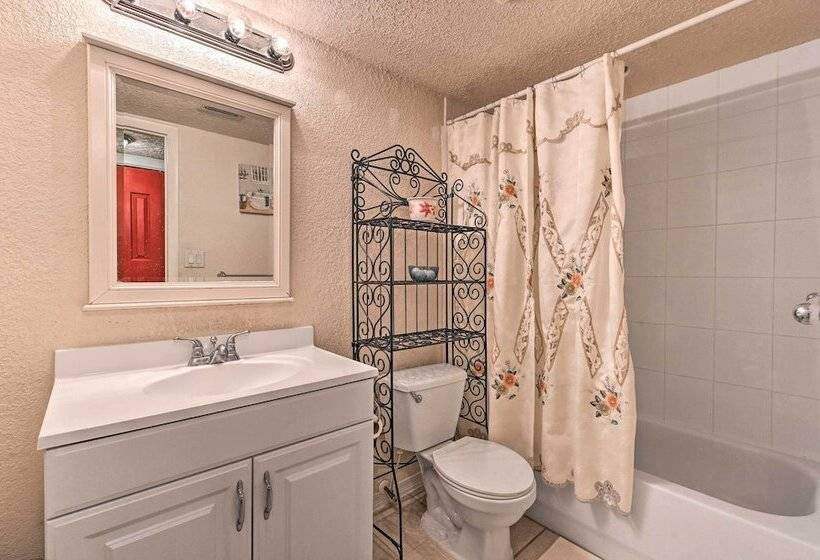 Central Florida Escape On 5 Acres W/ Grill & Pool!