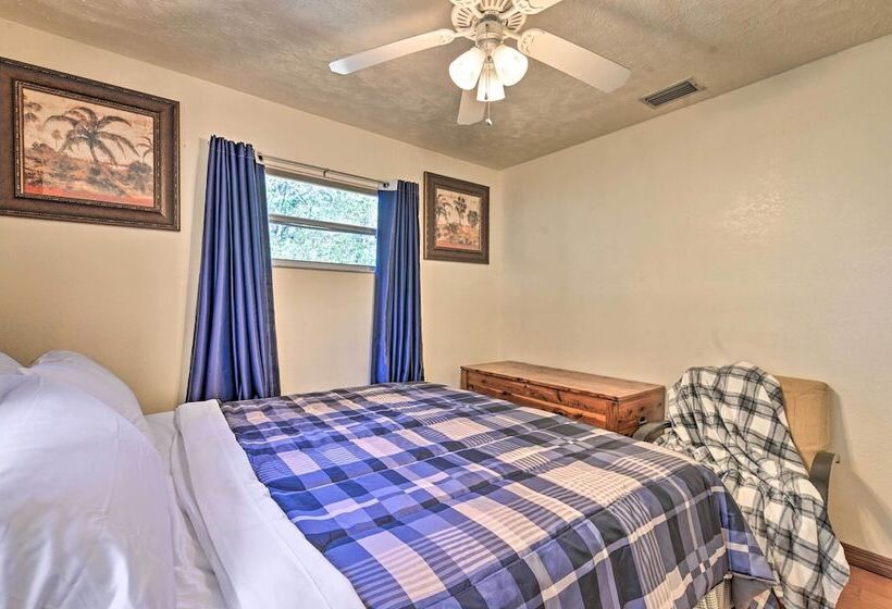 Central Florida Escape On 5 Acres W/ Grill & Pool!