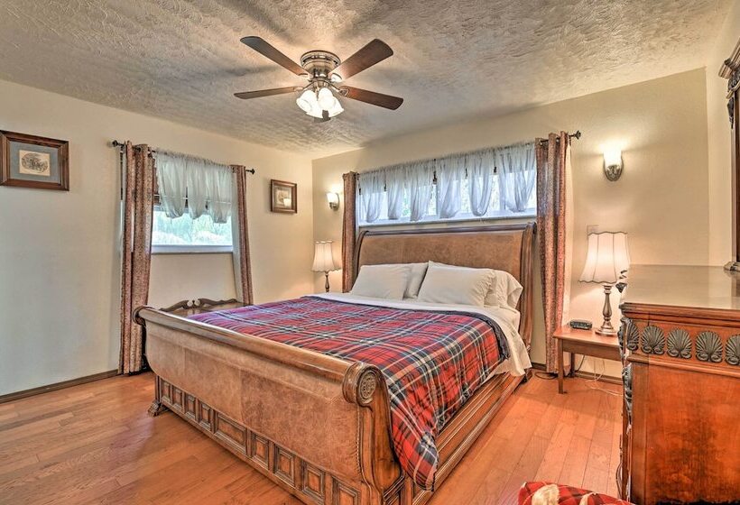 Central Florida Escape On 5 Acres W/ Grill & Pool!