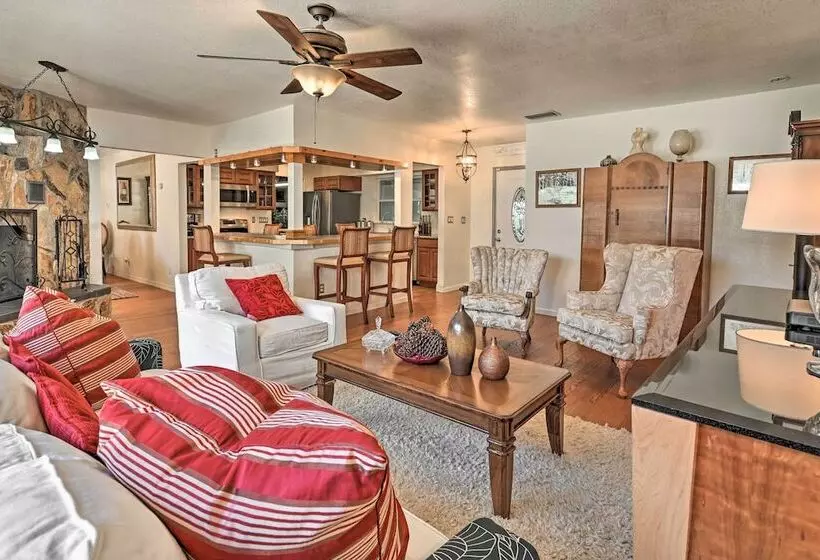 Central Florida Escape On 5 Acres W/ Grill & Pool!