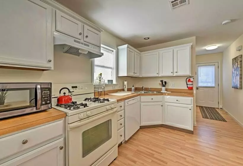 Charming Cottage   Steps To Point Pleasant Beach!