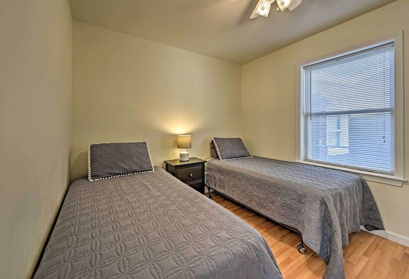 Charming Cottage   Steps To Point Pleasant Beach!