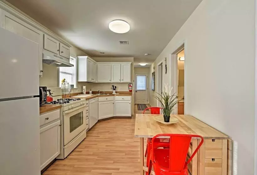 Charming Cottage   Steps To Point Pleasant Beach!