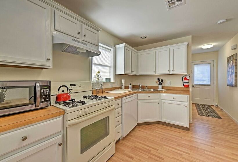 Charming Cottage   Steps To Point Pleasant Beach!