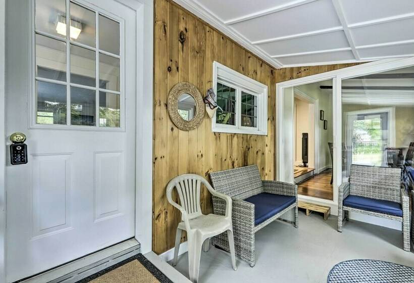 Charming Madison Retreat ~ 3 Mi To Beaches!