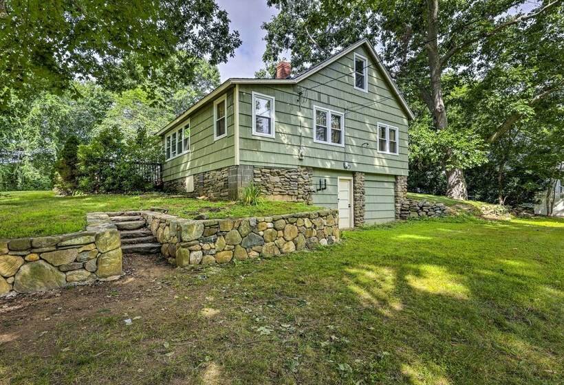 Charming Madison Retreat ~ 3 Mi To Beaches!