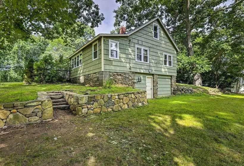 Charming Madison Retreat ~ 3 Mi To Beaches!