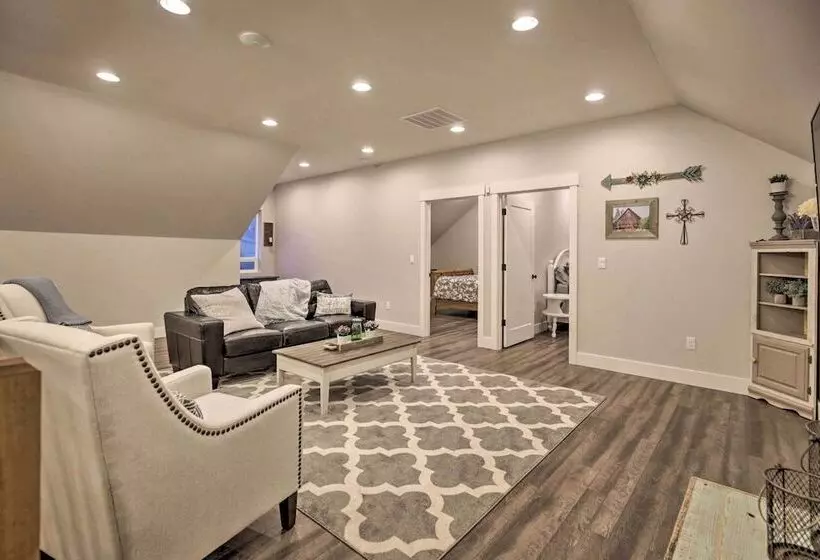 Chic Farmhouse W/ Creek In Heart Of Wine Country!