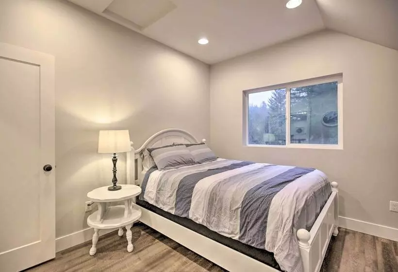 Chic Farmhouse W/ Creek In Heart Of Wine Country!