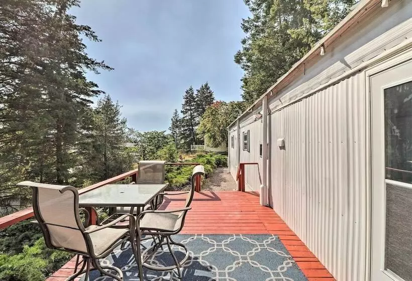 Cozy Lakeside Home W/ Lake & Mountain Views!