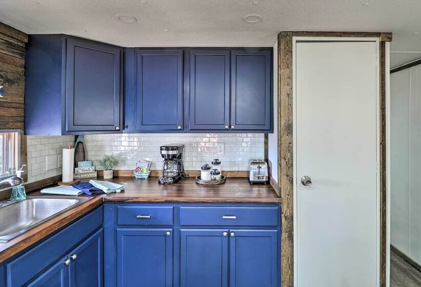 Cozy Lakeside Home W/ Lake & Mountain Views!