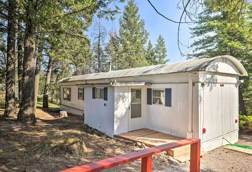 Cozy Lakeside Home W/ Lake & Mountain Views!