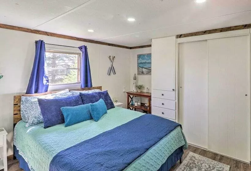 Cozy Lakeside Home W/ Lake & Mountain Views!