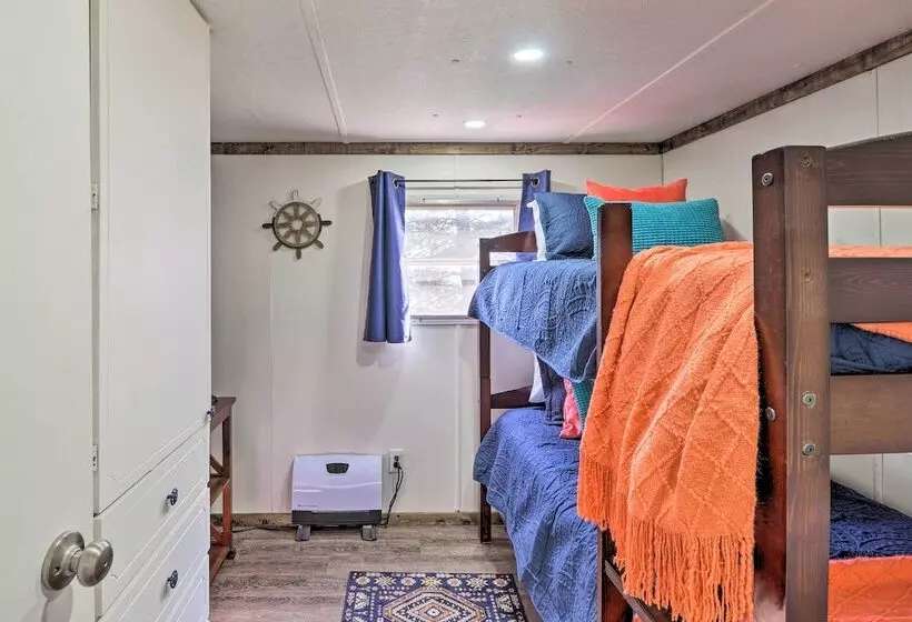 Cozy Lakeside Home W/ Lake & Mountain Views!